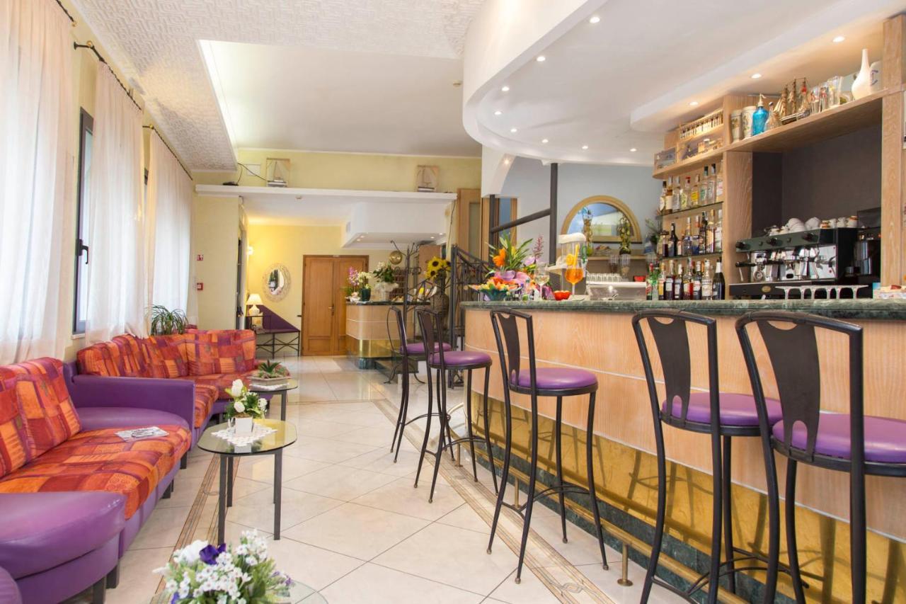 Hotel Franca Белариа-Игеа Марина Екстериор снимка