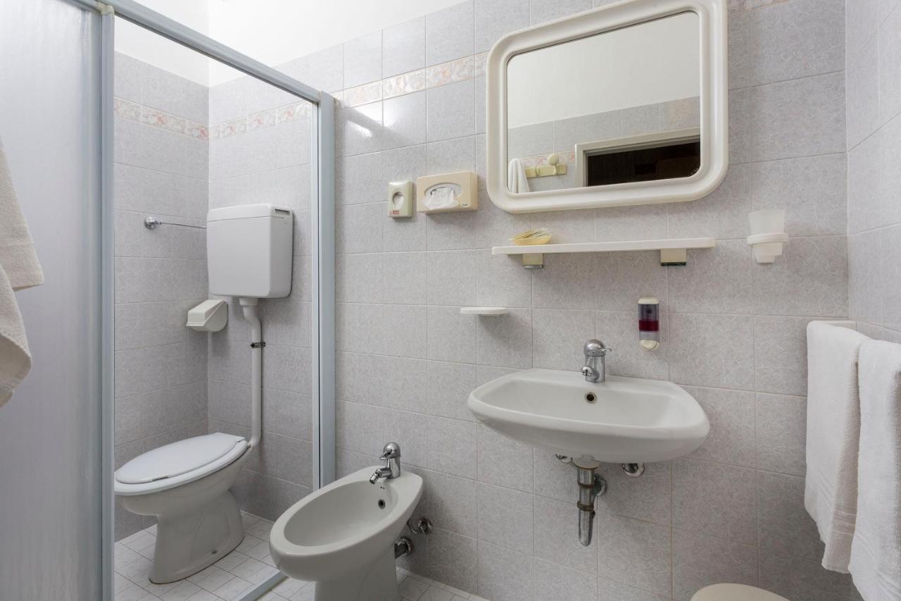Hotel Franca Белариа-Игеа Марина Екстериор снимка
