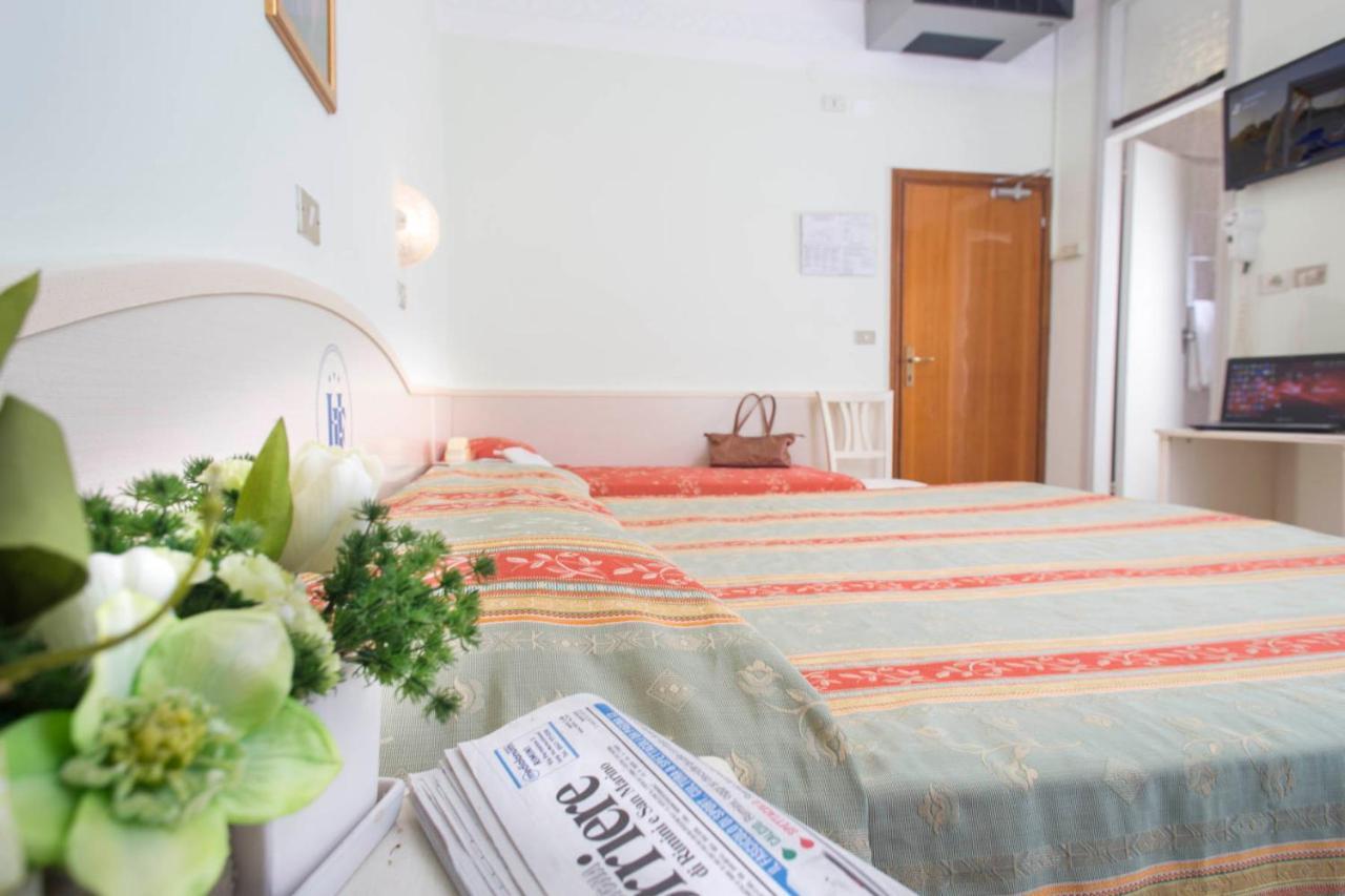 Hotel Franca Белариа-Игеа Марина Екстериор снимка