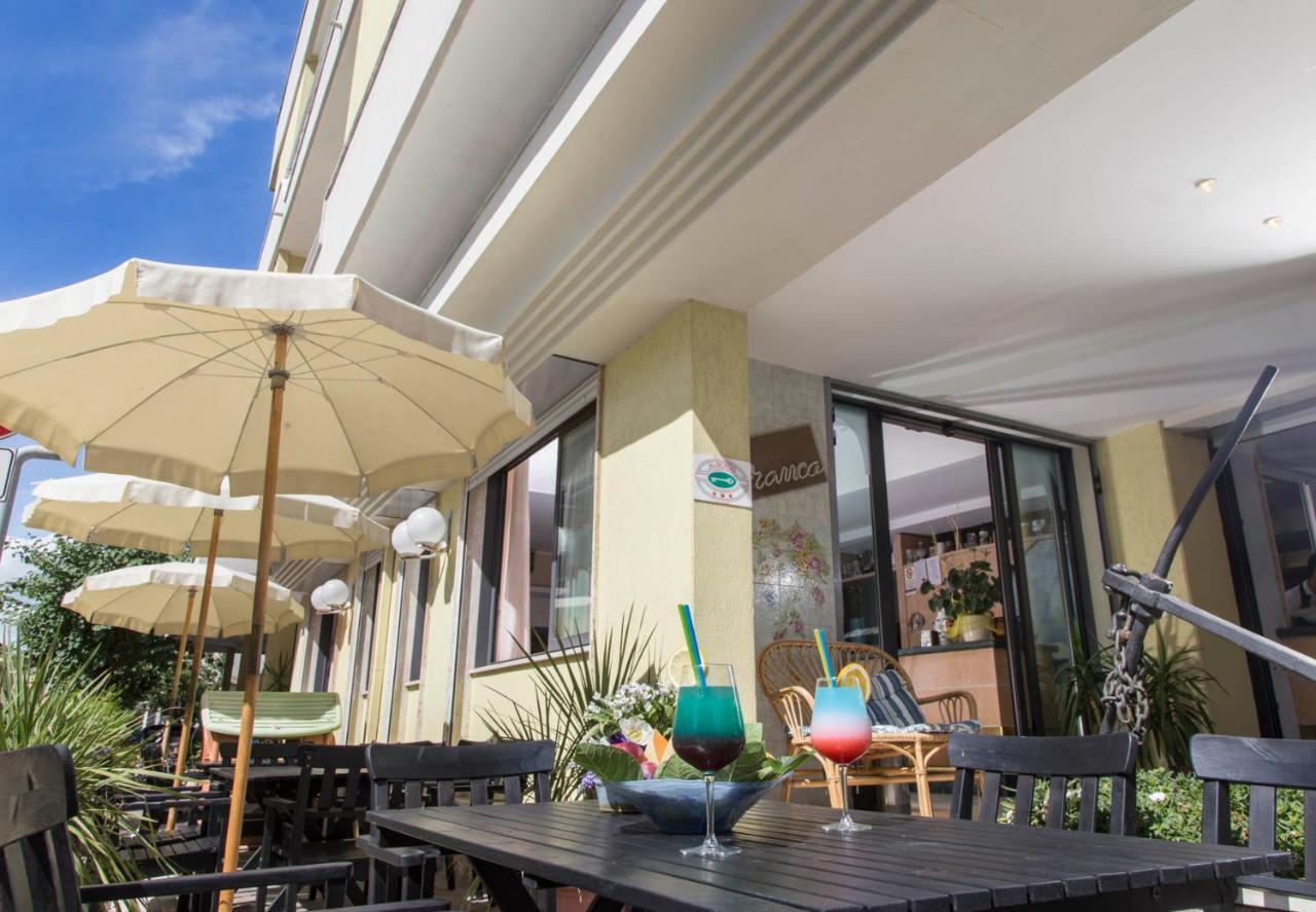 Hotel Franca Белариа-Игеа Марина Екстериор снимка